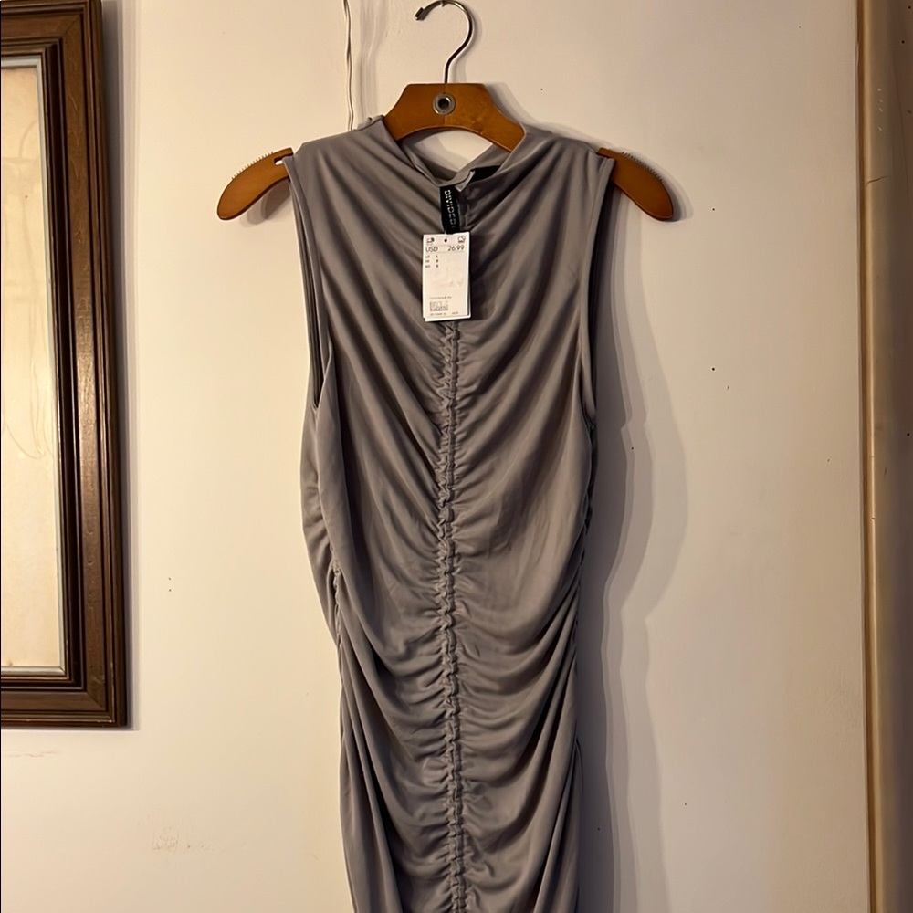 Elegant Gray Sleeveless Dress